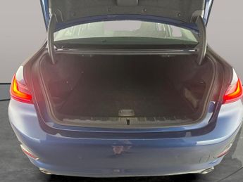 BMW 3 Series 2.0 330e 12kWh SE Pro Plug-in (292 ps) - PERFORMANCE CONTROL