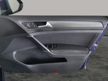 Volkswagen E-golf 35.8kWh e-Golf (136 ps) - LED - BLUETOOTH - PARK SENSORS