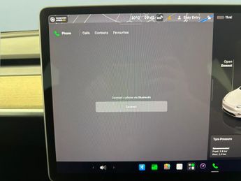 Tesla Model Y (Dual Motor) Long Range 4WDE (384 bhp) - HEATED STEERING