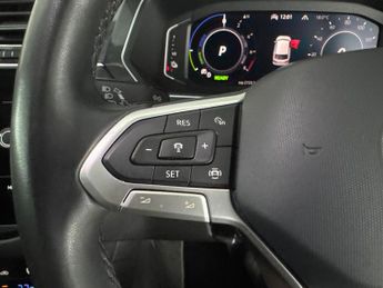 Volkswagen Tiguan 1.4 TSI 13kWh Elegance Plug-in DSG (245 ps) - REVERSE CAM - HEAT