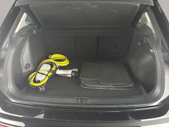 Volkswagen Tiguan 1.4 TSI 13kWh Elegance Plug-in DSG (245 ps) - REVERSE CAM - HEAT