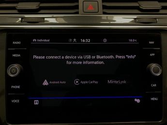 Volkswagen Tiguan 1.5 TSI Elegance DSG (150 ps) - REVERSE CAM - HEATED SEATS - NAV