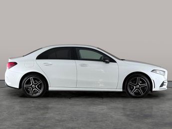 Mercedes-Benz A Class 1.3 A250e 15.6kWh AMG Line (Premium) Plug-in 8G-DCT (218 ps) - S