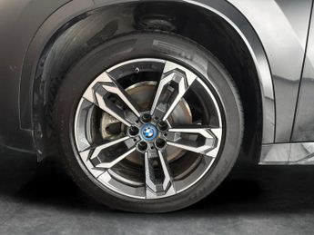 BMW iX1 30 66.5kWh M Sport xDrive (11kW Charger) (313 ps) - HEATED SEATS