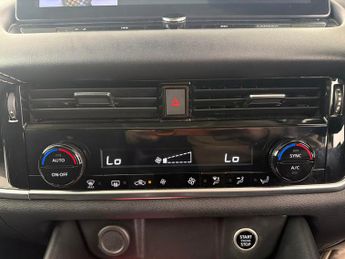 Nissan Qashqai 1.3 DIG-T MHEV N-Connecta XTRON (158 ps) - INTELLIGENT LANE INTE