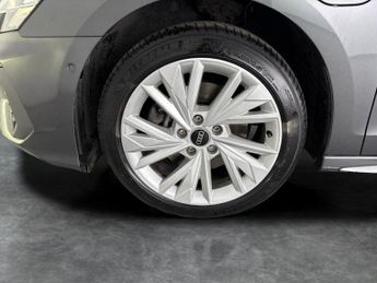 Audi A3 40 TFSI e S Line S Tronic[C+S]  MMI NAV PLUS - LED LIGHTS - LANE
