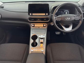 Hyundai Kona 64kWh Premium (10.5kW Charger) (204 ps) - UPGRADED SOUND - LED