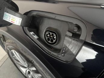 Volkswagen Tiguan 1.4 TSI 13kWh Elegance Plug-in DSG (245 ps) - REVERSE CAM - HEAT
