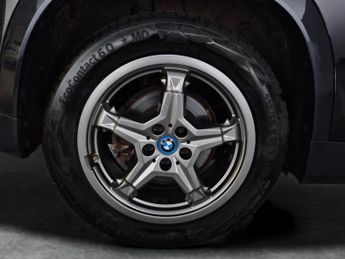 BMW iX1 30 66.5kWh xLine xDrive (11kW Charger) (313 ps) - COMFORT SEATS