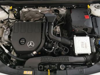 Mercedes-Benz CLA 1.3 CLA180 AMG Line (Premium 2) Coupe 7G-DCT (136 ps) - LED - NA