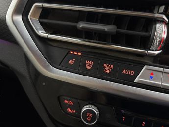 BMW iX3 80kWh M Sport Pro (286 ps) - HUD - BMW LASERLIGHTS - ADAPT CRUIS