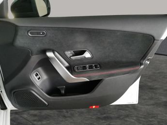 Mercedes-Benz A Class 1.3 A250e 15.6kWh AMG Line (Premium) Plug-in 8G-DCT (218 ps) - S