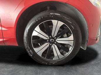 Volvo XC60 2.0h T6 Recharge 18.8kWh Plus Plug-in AWD (350 ps) - KEYLESS ENT