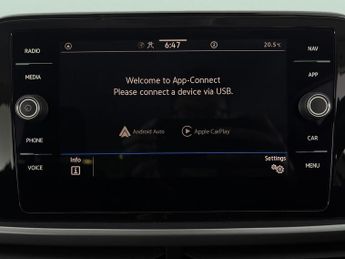 Volkswagen T-Roc 1.5 TSI Life DSG (150 ps) - ACTIVE LANE ASSIST - PARK ASSIST - L