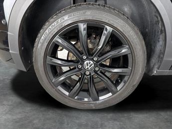 Volkswagen T-Roc 1.5 TSI R-Line DSG (150 ps) - PARK ASSIST - NAV - HEATED SEATS