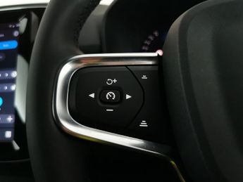 Volvo XC40 Recharge Twin 82kWh Ultimate AWD (408 ps) - CARPLAY - HK AUDIO