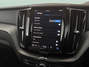 Volvo XC60 2.0h T6 Recharge 18.8kWh Plus Plug-in AWD (350 ps) - KEYLESS ENT