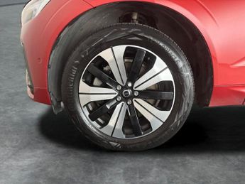 Volvo XC60 2.0h T6 Recharge 18.8kWh Plus Plug-in AWD (350 ps) - KEYLESS ENT