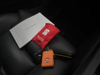 Volvo XC60 2.0h T6 Recharge 18.8kWh Plus Plug-in AWD (350 ps) - KEYLESS ENT