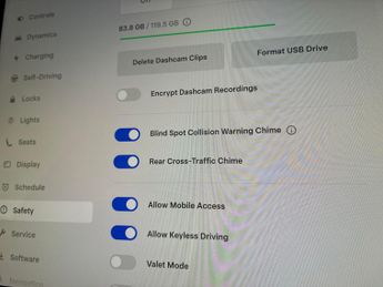 Tesla Model Y SUV RWD (346 ps) - HEATED STEERING - WIFI - BLIND SPOT ASSIST