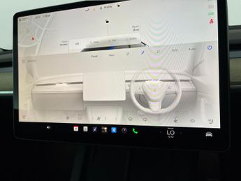 Tesla Model Y SUV RWD (346 ps) - HEATED STEERING - WIFI - BLIND SPOT ASSIST