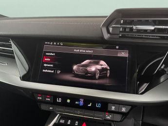 Audi A3 1.0 TFSI 30 S line S Tronic (110 ps) - LANE DEPART WARN