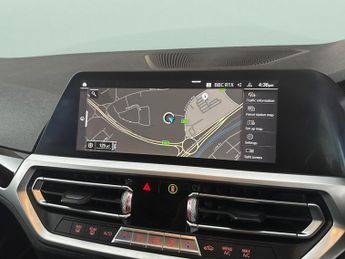 BMW 3 Series 2.0 330e 12kWh SE Pro Plug-in (292 ps) - PERFORMANCE CONTROL