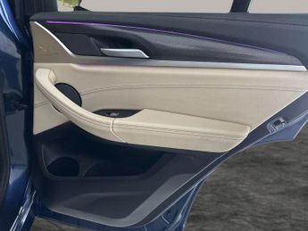 BMW iX3 80kWh M Sport Pro (286 ps) - HUD - BMW LASERLIGHTS - ADAPT CRUIS