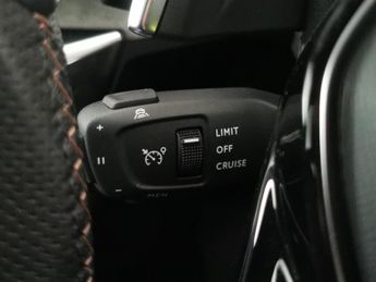 Peugeot 3008 1.6 13.2kWh GT Plug-in e-EAT 4WD (300 ps) - BLACK ROOF RAILS