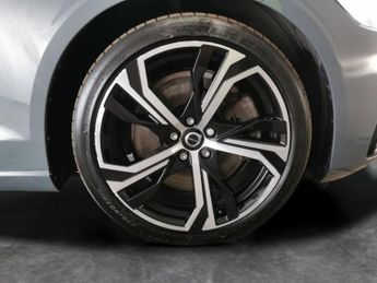 Volvo S60 2.0h T8 Recharge 18.8kWh Ultimate Plug-in AWD (455 ps) - HK AUDI