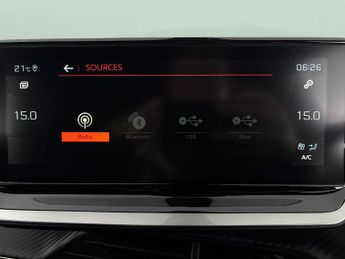 Peugeot 2008 1.2 PureTech GT EAT (130 ps) - BLACK ROOF RAILS - LED - REVERSE 