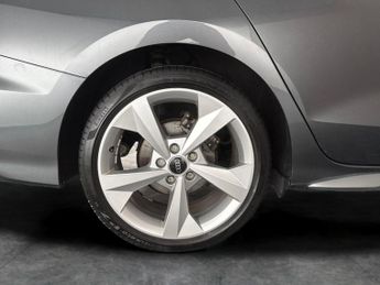 Audi A3 1.0 TFSI 30 S line S Tronic (110 ps) - LANE DEPART WARN