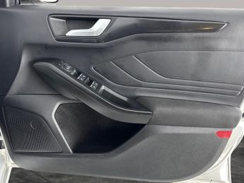 Ford Focus 1.5 EcoBlue ST-Line (115 ps) - PARK ASSIST - LED - NAV