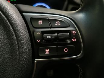 Kia Niro 64kWh 4+ (201 bhp) - NAV - HEATED STEERING - BLIND SPOT ASSIST