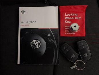 Toyota Yaris 1.5 VVT-h GR SPORT E-CVT (116 ps) - REVERSE CAM - NAV - LANE TRA