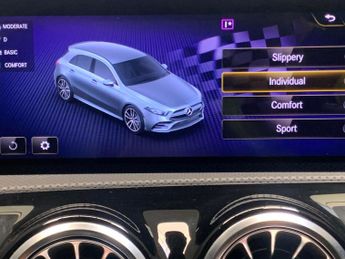 Mercedes-Benz A Class 2.0 A35 AMG (Premium Plus) 7G-DCT 4MATIC (306 ps) - LED - REVERS