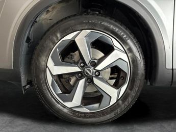 Nissan Qashqai 1.3 DIG-T MHEV N-Connecta XTRON (158 ps) - INTELLIGENT LANE INTE