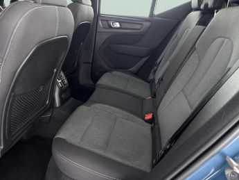 Volvo XC40 1.5h T4 Recharge 10.7kWh Plus Plug-in (211 ps) - ADAPTIVE CRUISE