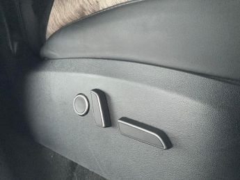 Tesla Model Y SUV RWD (346 ps) KEYLESS ENTRY - REV CAM - LED HEADLIGHTS