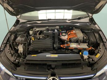 Volkswagen Golf 1.4 TSI 13kWh GTE Plug-in DSG (245 ps) - DIGITAL DASH - PADDLE S