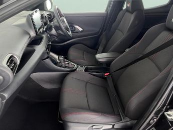 Toyota Yaris 1.5 VVT-h GR SPORT E-CVT (116 ps) - REVERSE CAM - NAV - LANE TRA