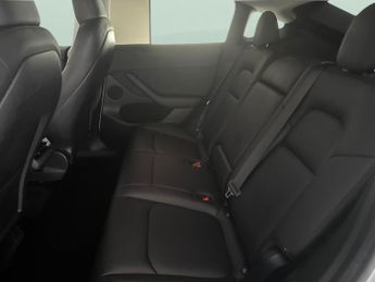 Tesla Model Y SUV RWD (346 ps) - HEATED STEERING - WIFI - BLIND SPOT ASSIST