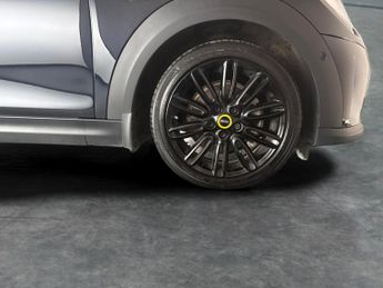 Mini Electric Hatch Cooper SE 32.6kWh Resolute Edition (184 ps) - 17IN ALLOYS - PAN 
