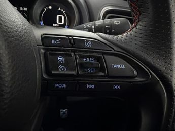 Toyota Yaris 1.5 VVT-h GR SPORT E-CVT (116 ps) - REVERSE CAM - NAV - LANE TRA