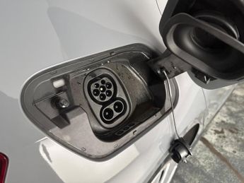 Volkswagen ID.3 Pro 58kWh Life (145 ps) - BLUETOOTH - PARK SENSORS - DAB