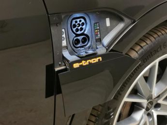 Audi e-tron 50 Black Edition quattro 71.2kWh (11kW Charger) (313 ps) - ADJUS