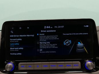 Hyundai Kona 64kWh Premium (10.5kW Charger) (204 ps) - HEATED SEATS - HEATED 