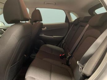Hyundai Kona 64kWh Premium (10.5kW Charger) (204 ps) - HEATED SEATS - HEATED 