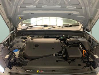 Volvo XC40 2.0 B3 MHEV Plus Dark DCT (163 ps) - LED - HEATED SEATS - CLIMAT