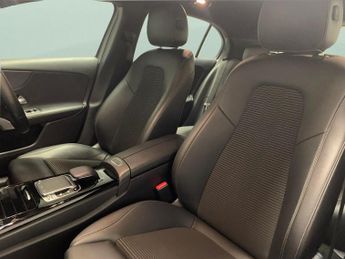 Mercedes-Benz A Class 2.0 A200d Sport (Executive) 8G-DCT (150 ps) - SELF PARK - REVERS